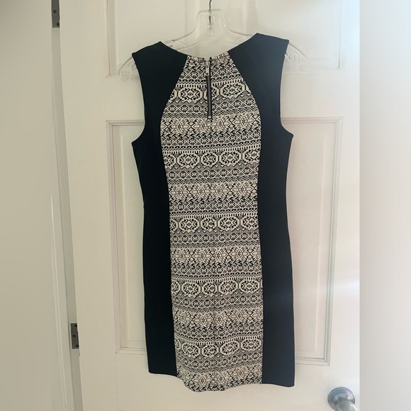 Bodycon printed dress - Picture 2 of 4